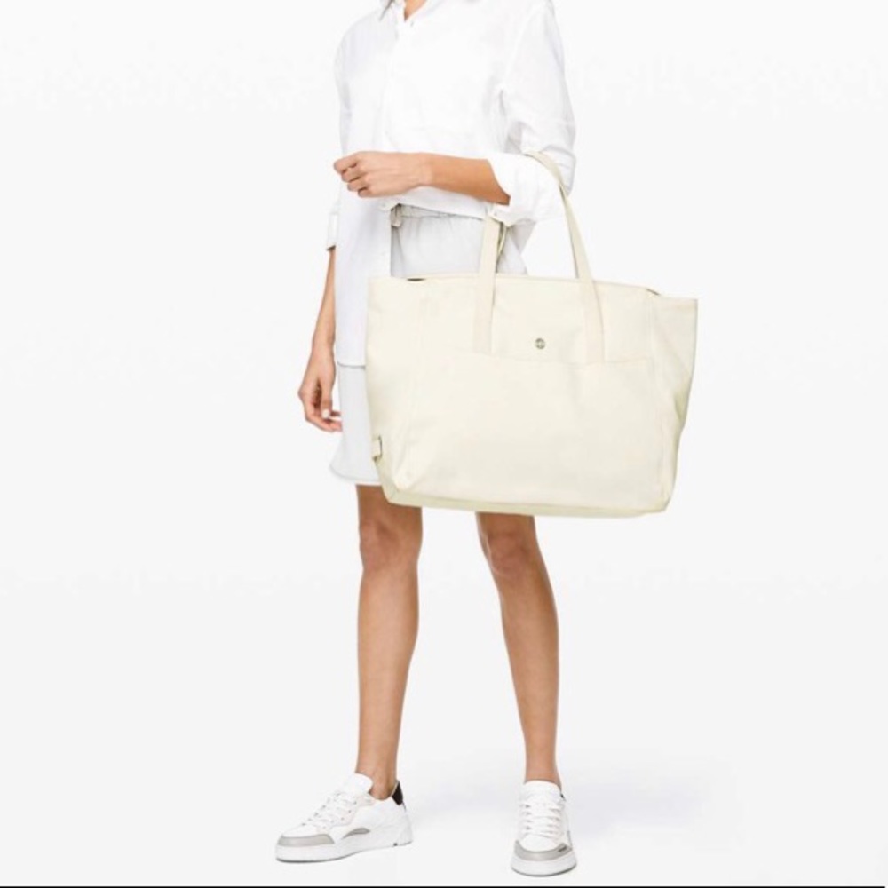 Lululemon All Avenues Bag 26L